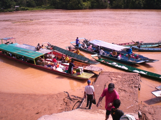 Borneo, Stealer of Hearts – Up the Katibas River : Travel Guide Kuching