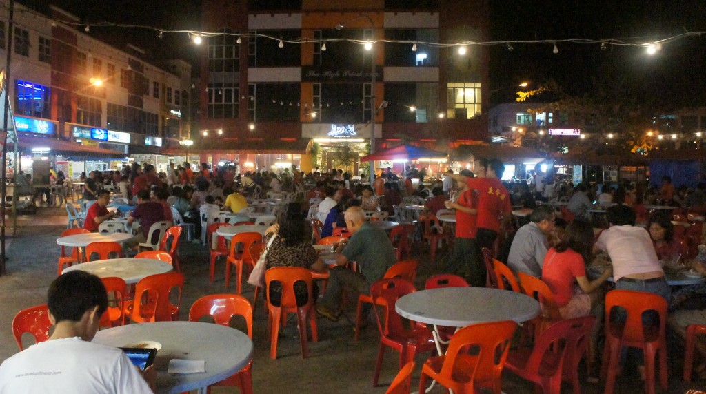 Top 10 Most Popular “Food Places” of Kuching : Travel Guide Kuching