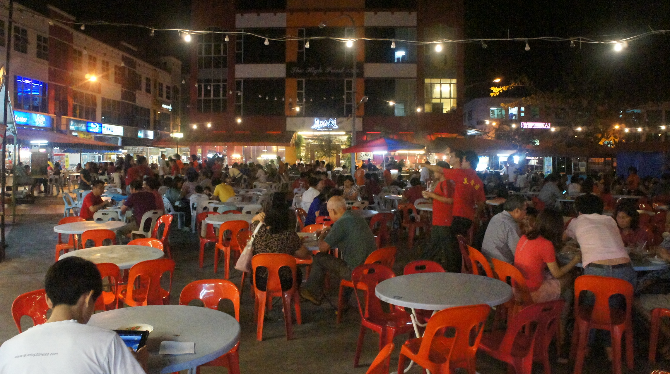 Top 10 Most Popular “Food Places” of Kuching : Travel Guide Kuching