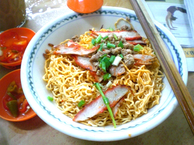 Kolo mee – The most popular street food of Kuching : Travel Guide Kuching